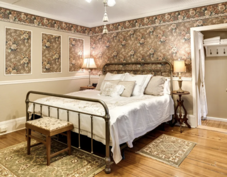 bedroom_suite_franklin_north_carolina_mcternan_manor