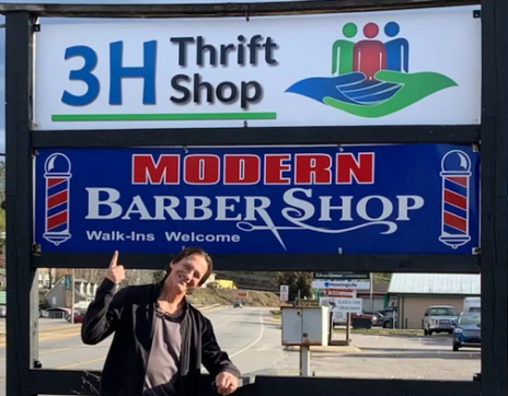 3H_Helping_Hands_Thrift_Shop_outdoor_sign_Franklin_North_Carolina