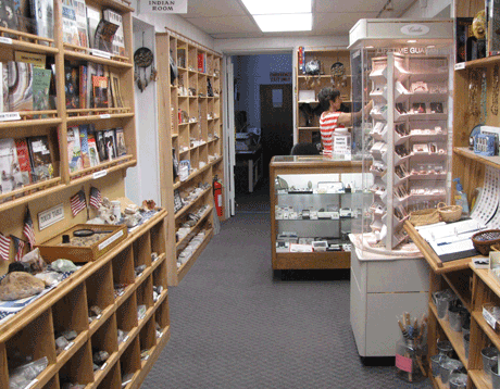 Museum_front_desk_Franklin_Gem_and_Mineral_Museum_franklin_North_Carolina Museum_front_desk_Franklin_Gem_and_Mineral_Museum_franklin_North_Carolina