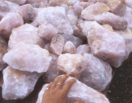 Rose_Quartz_Franklin_North_Carolina_Franklin-_Gem_and_Mineral_Museum Rose_Quartz_Franklin_North_Carolina_Franklin-_Gem_and_Mineral_Museum