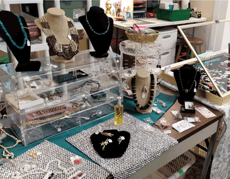 Shop_Jewelry2_Franklin_North_Carolina_3H_Thrift_Store